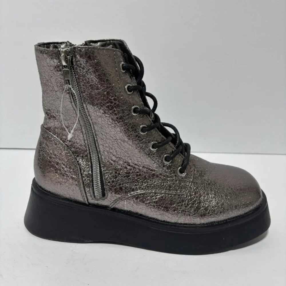 Steve Madden Big Kids’ Jinez Combat Boots, Girls’ Size 5 M